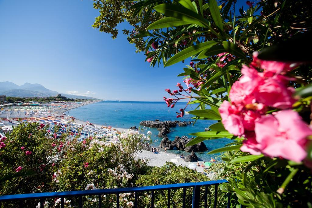 Grand Hotel De Rose Scalea Exterior foto