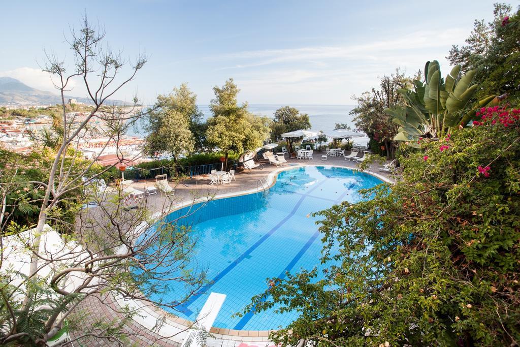 Grand Hotel De Rose Scalea Exterior foto